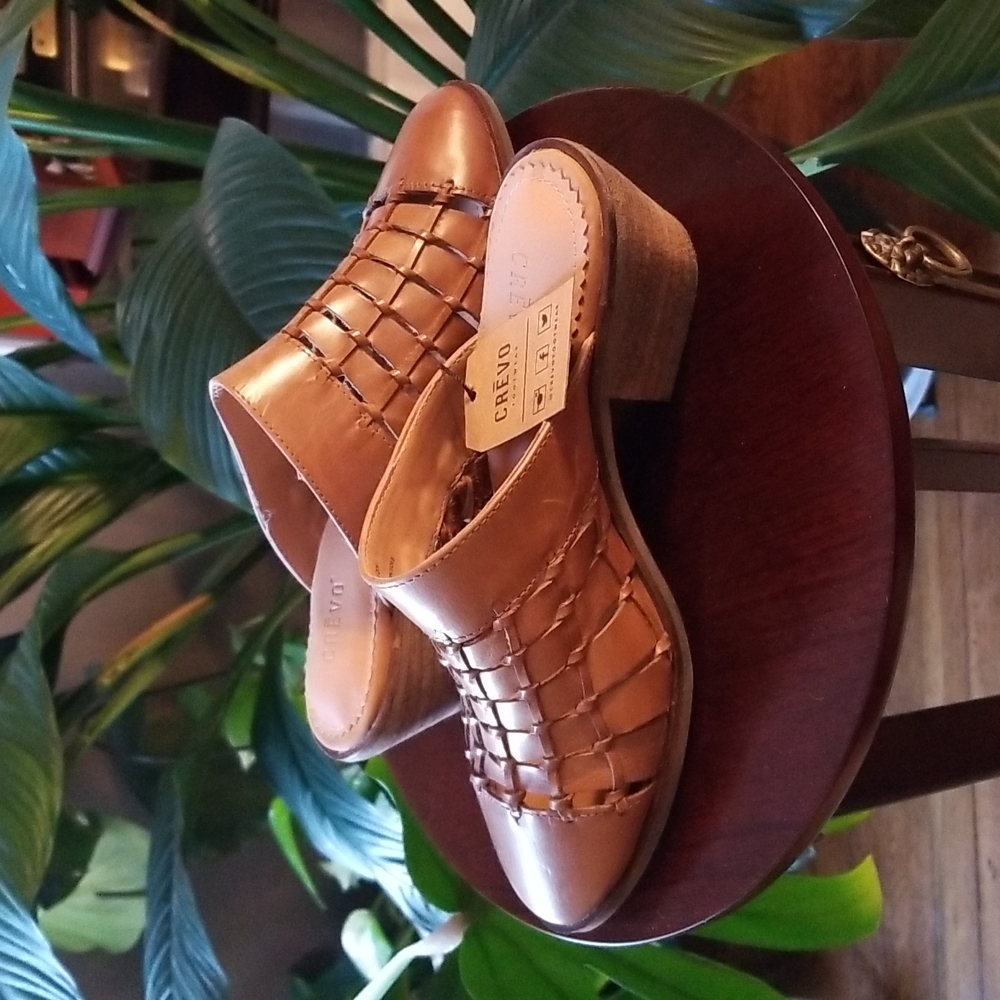 Crevo brown leather memory foam shoes. - Picture 2 of 4